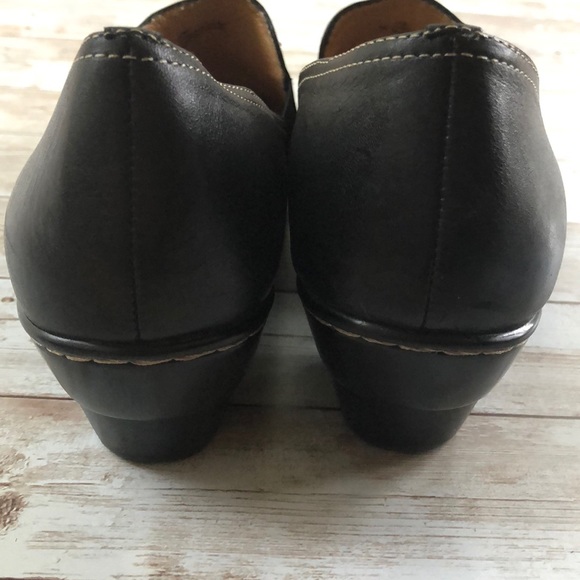 🛍 Sofft Black Leather Small Heel Loafers - Picture 5 of 8